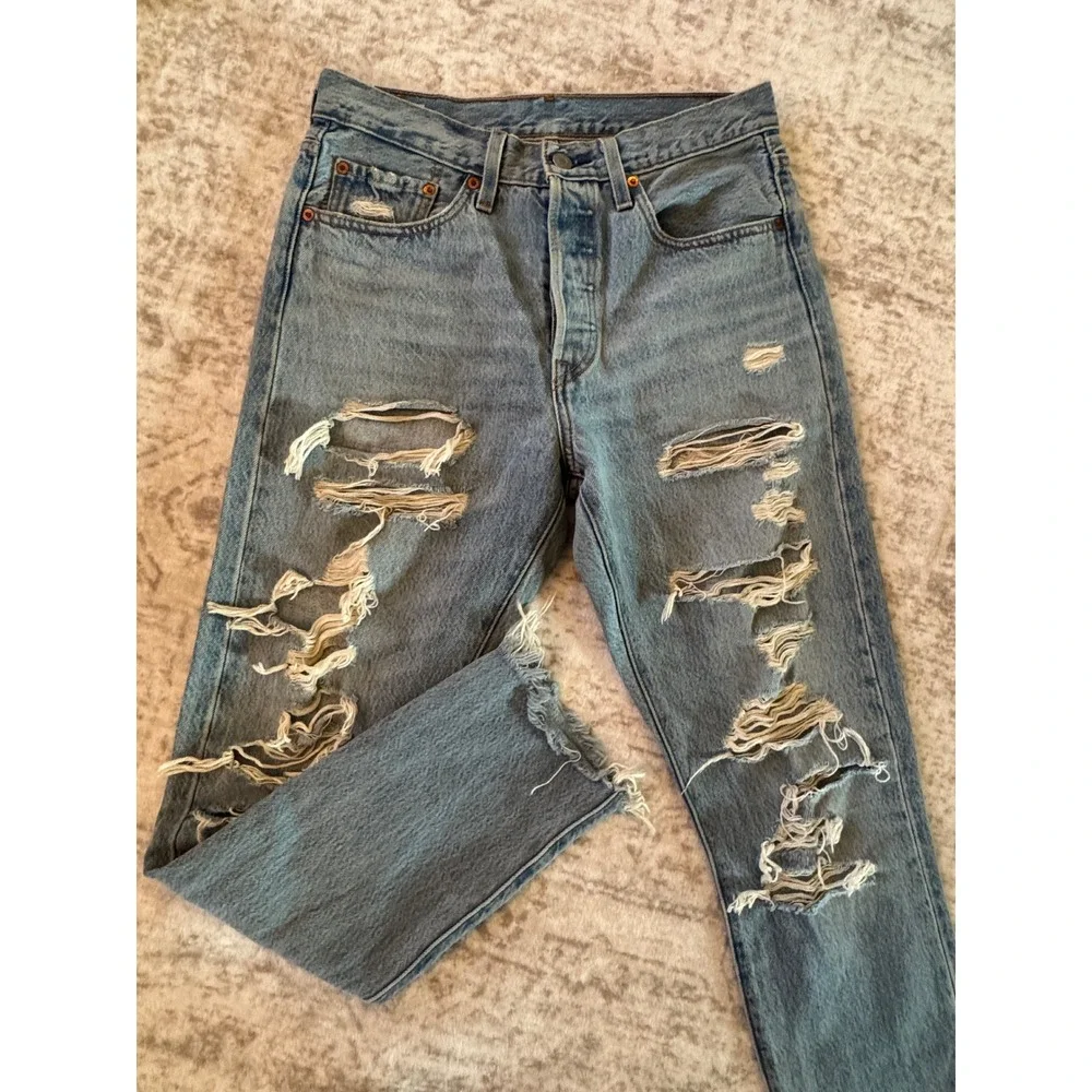 Levis 501 Skinny Distressed High Rise Button Fly Jeans Medium Wash Denim Size 27 - Picture 2 of 13